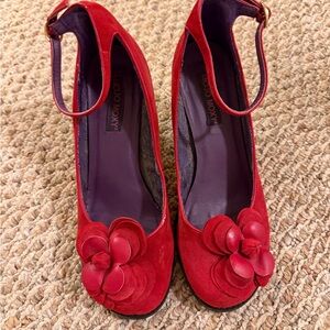 Mojo Moxy Red Suede Floral Heels